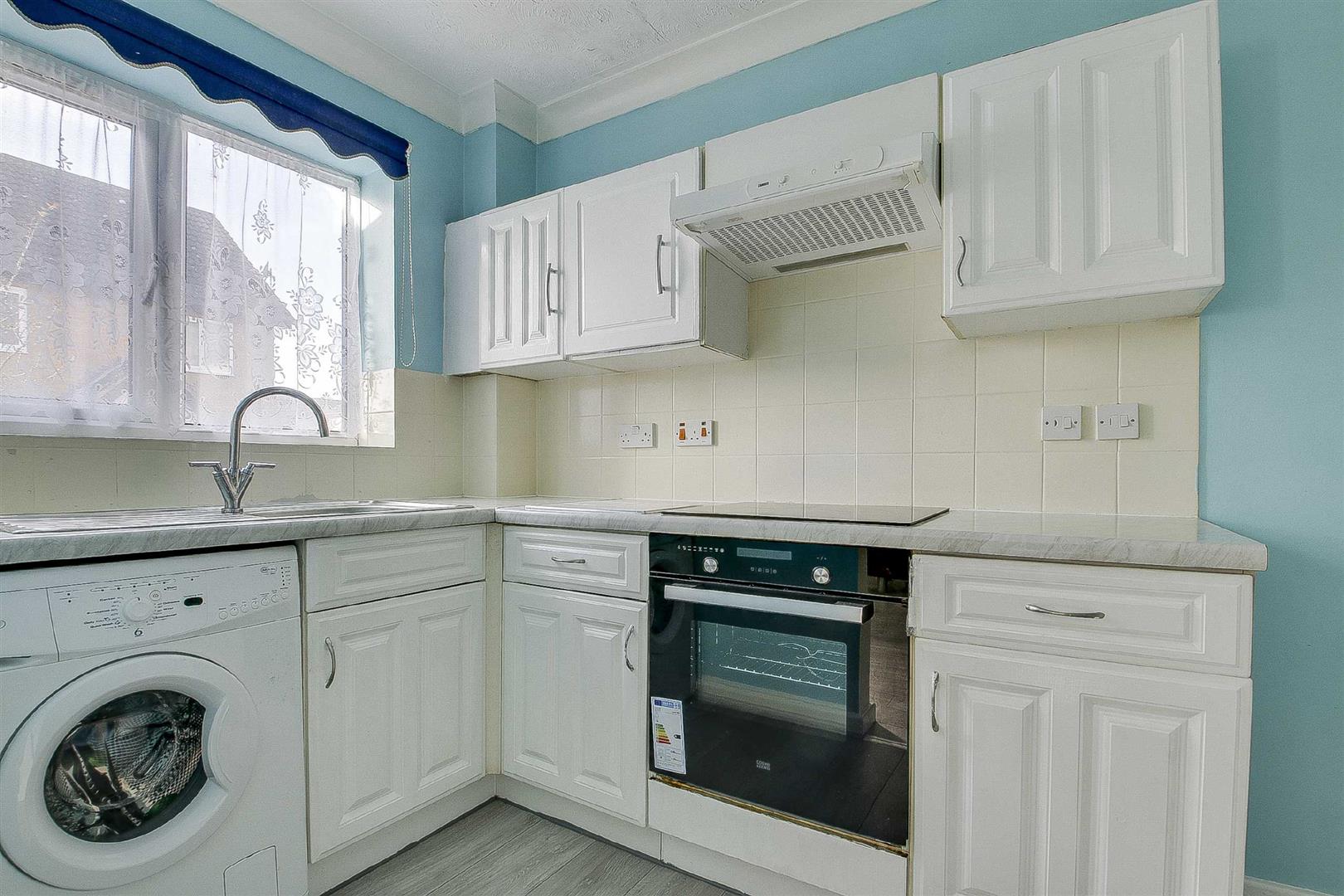 1 bed property in Sullivan Crescent, Milton Keynes